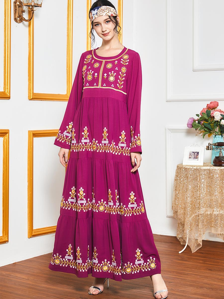 Casual model A long dress that combines simplicity and elegance at the same time in a light purple color A soft, voguish dress Designed in the form of flowers in golden strings Beautiful for you to meet