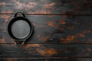 Storing a clean cast iron skillet