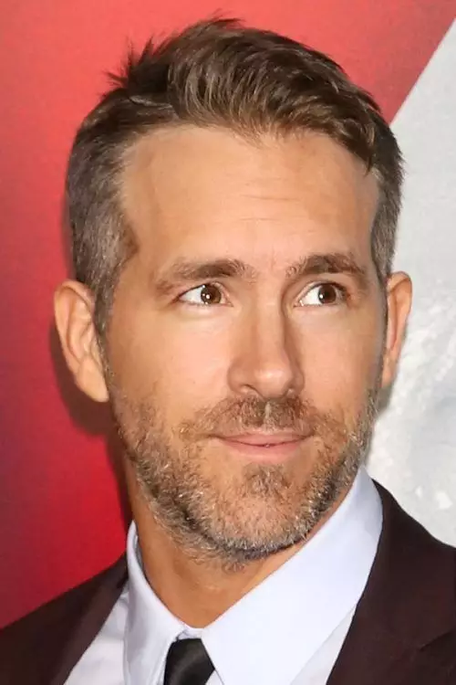 Ryan Reynolds Short Beard Style