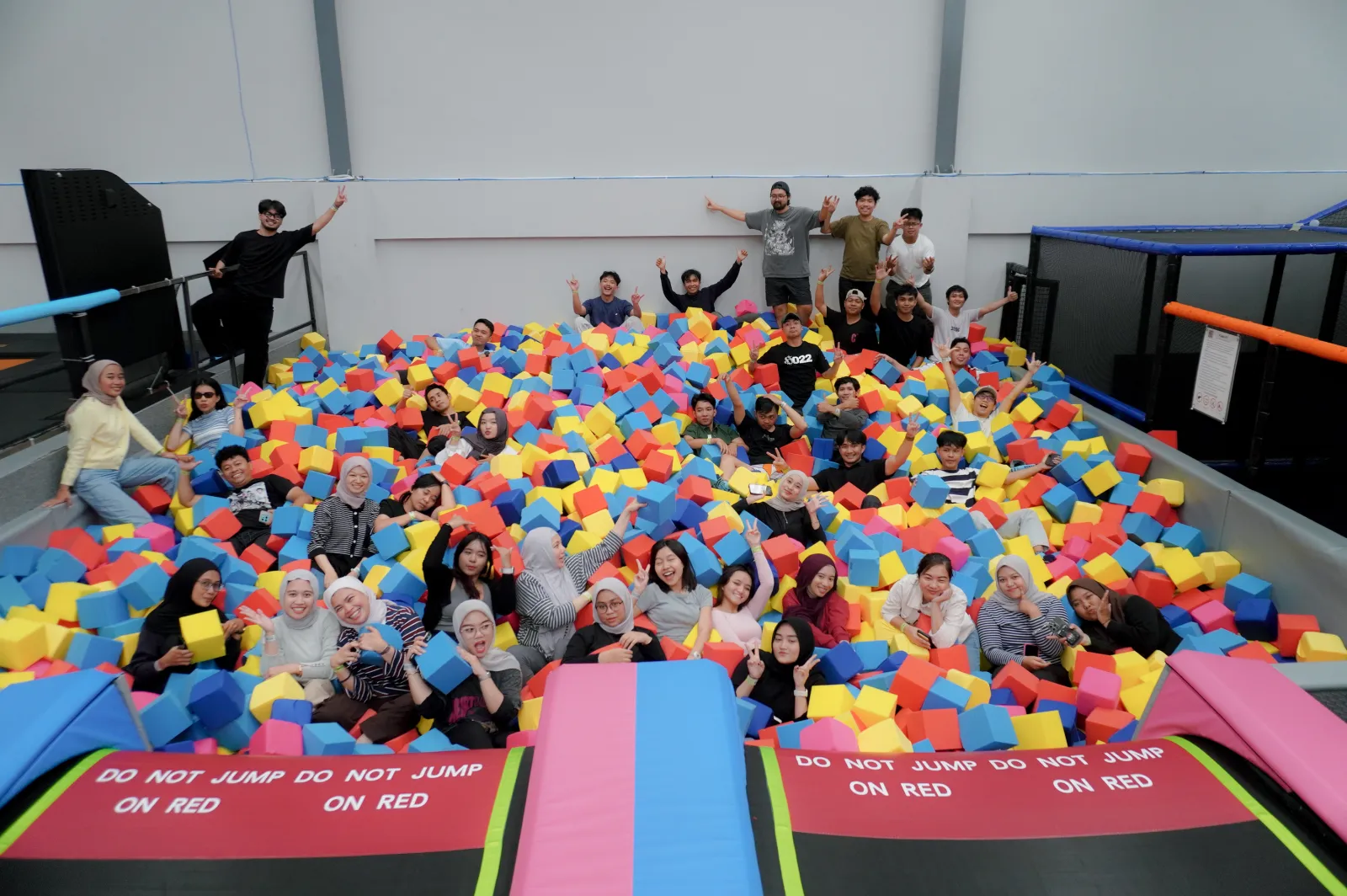 Stronger Together: Membangun Kebersamaan Tim Master Bagasi di Bounce Street Asia