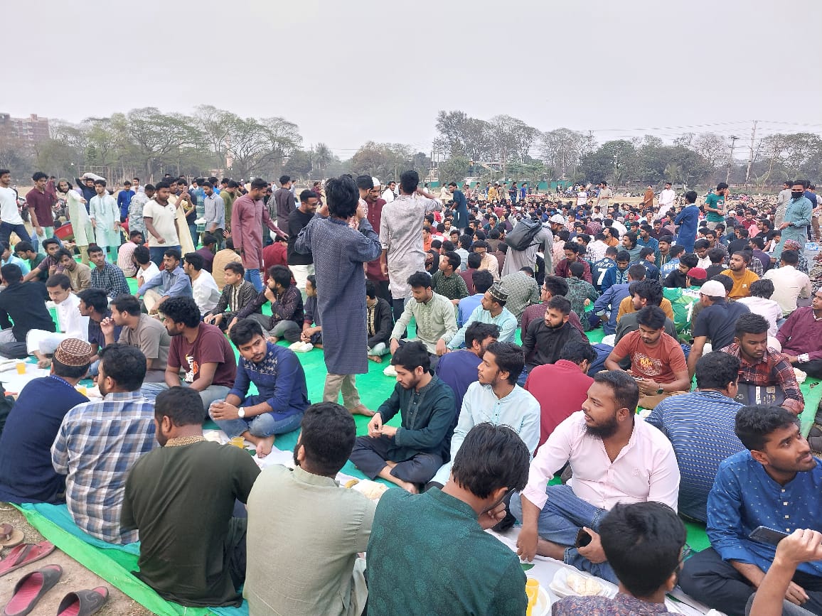 সৌহার্দ্য সম্প্রীতির মেলবন্ধনে জাবিতে গণ-ইফতার ও দোয়া মাহফিল অনুষ্ঠিত