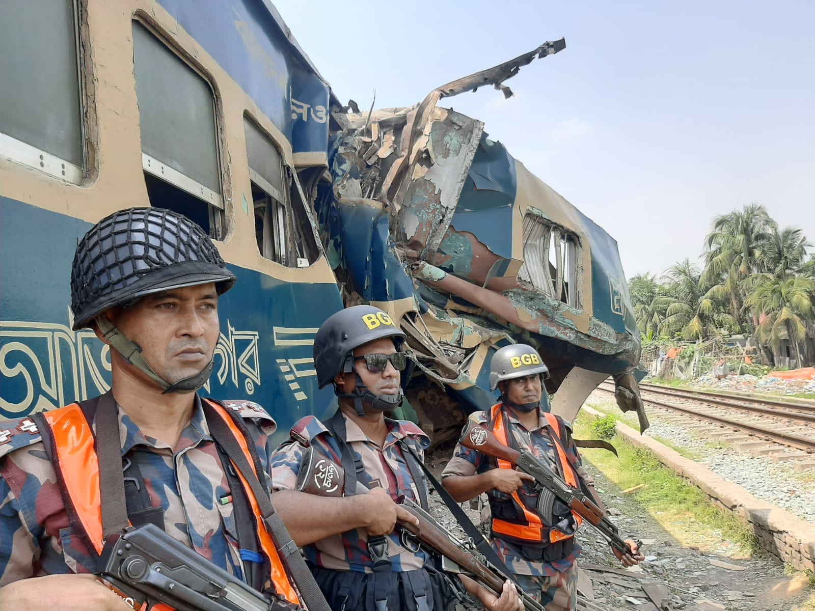 Gazipur train derailment: 2 BGB platoons deployed to help rescue work