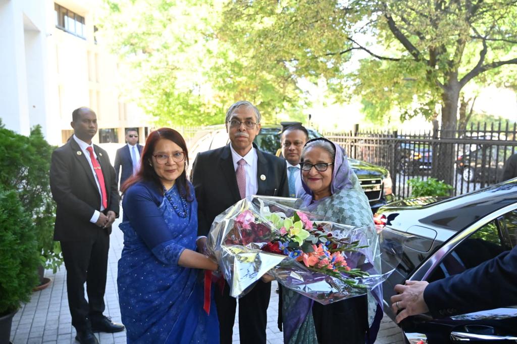 PM Hasina visits Bangladesh Embassy in Washington