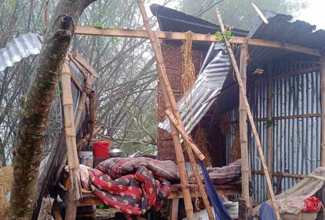 Nor’wester damages hundreds of houses in Faridpur