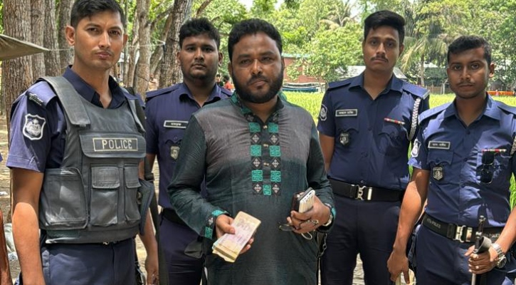 Upazila Election: UP chairman arrested with money in Sirajganj