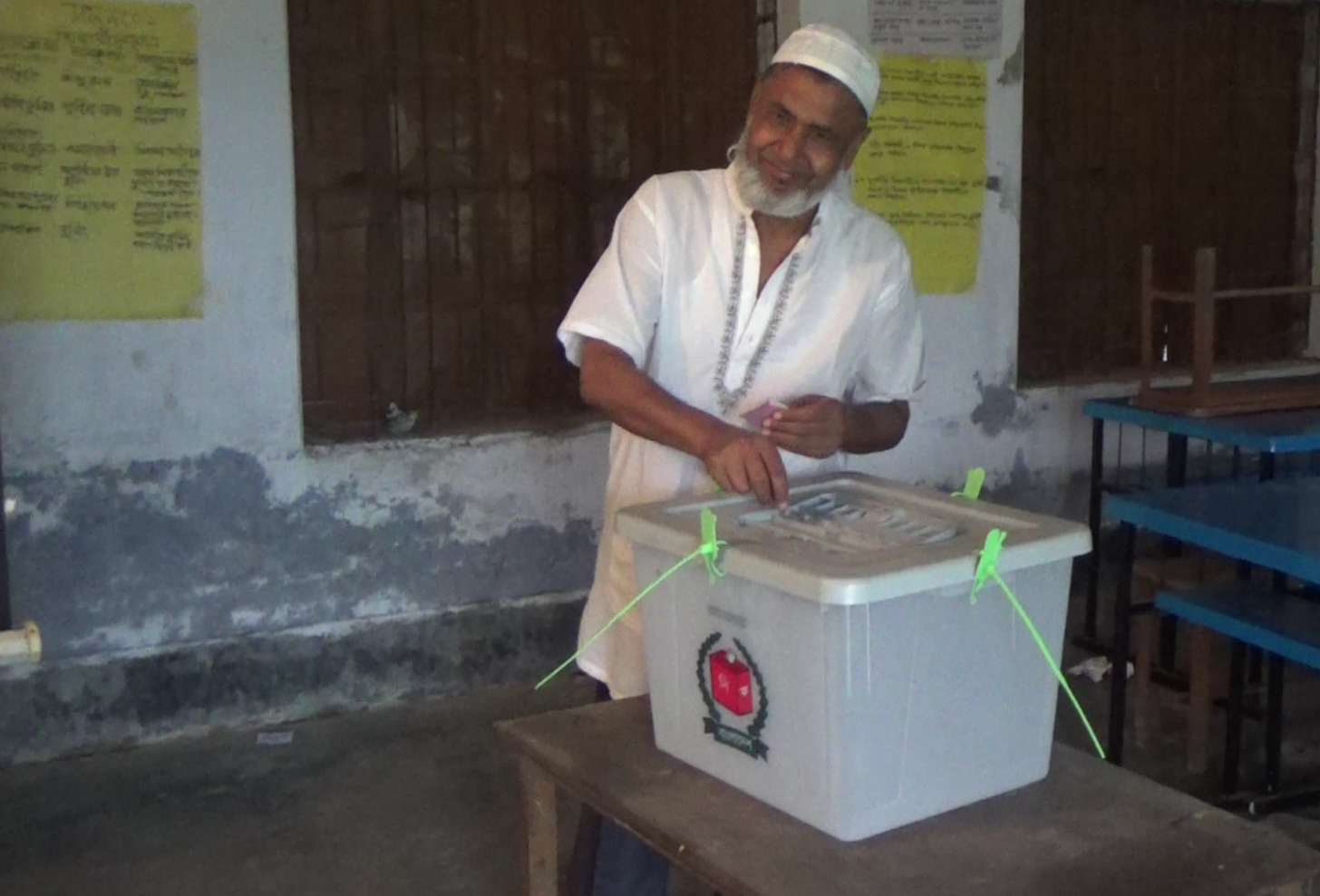 Upazila Election: Heavy rains lead to low voter turnout in Natore