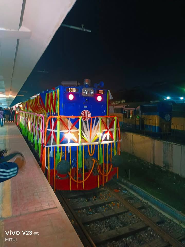 Transforming Connectivity: Khulna-Dhaka train service via Padma Bridge takes off