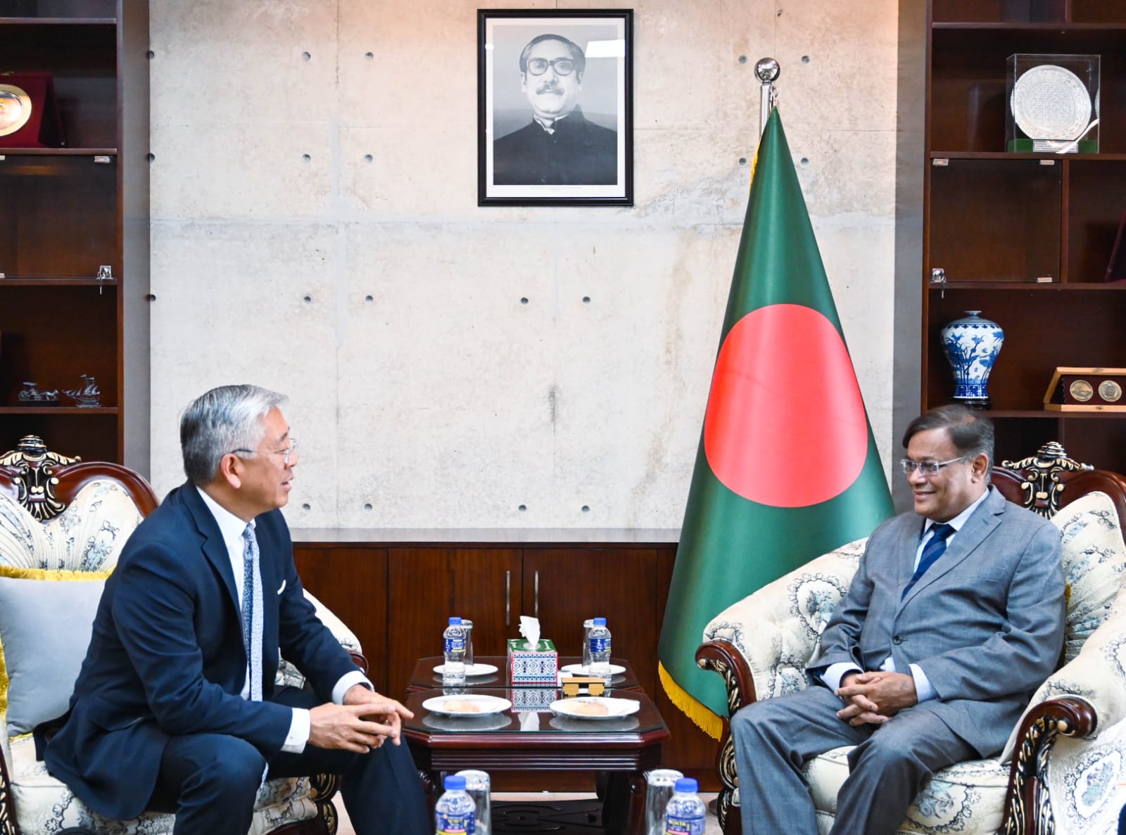 Lu meets with FM Hasan  and Environment Minister Saber