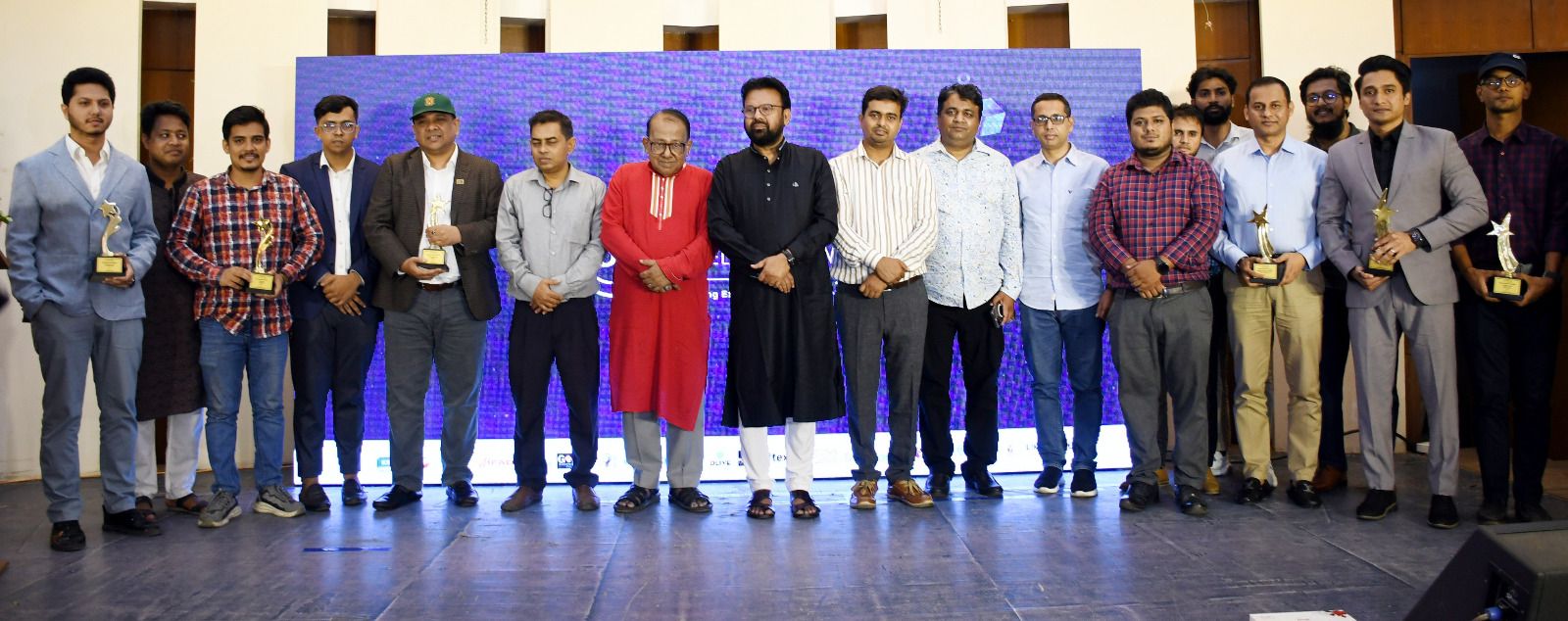 5 journalists among 11 receive Digital Media Forum awards