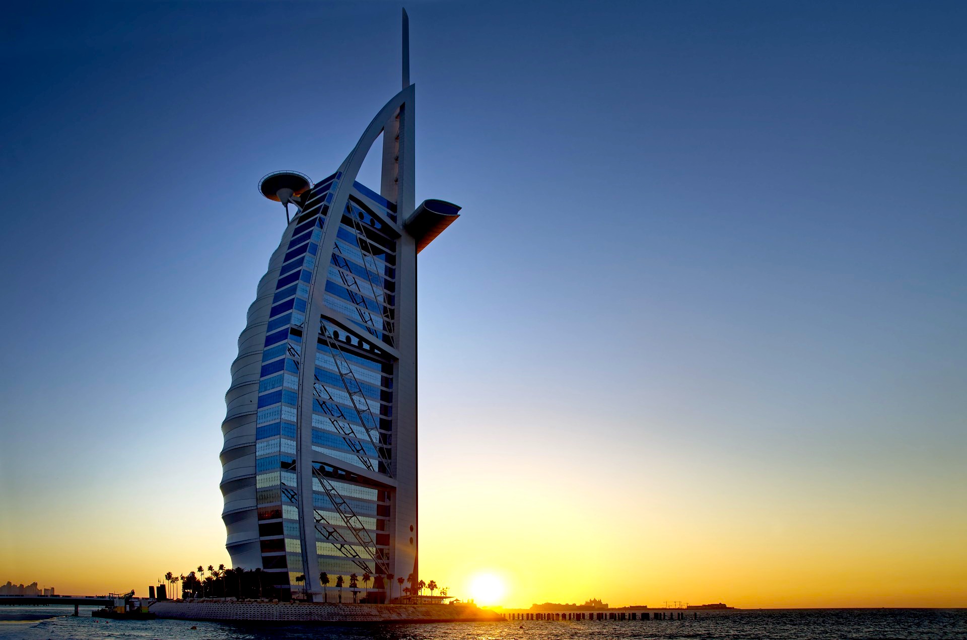 10 Must Visit Attractions in Dubai