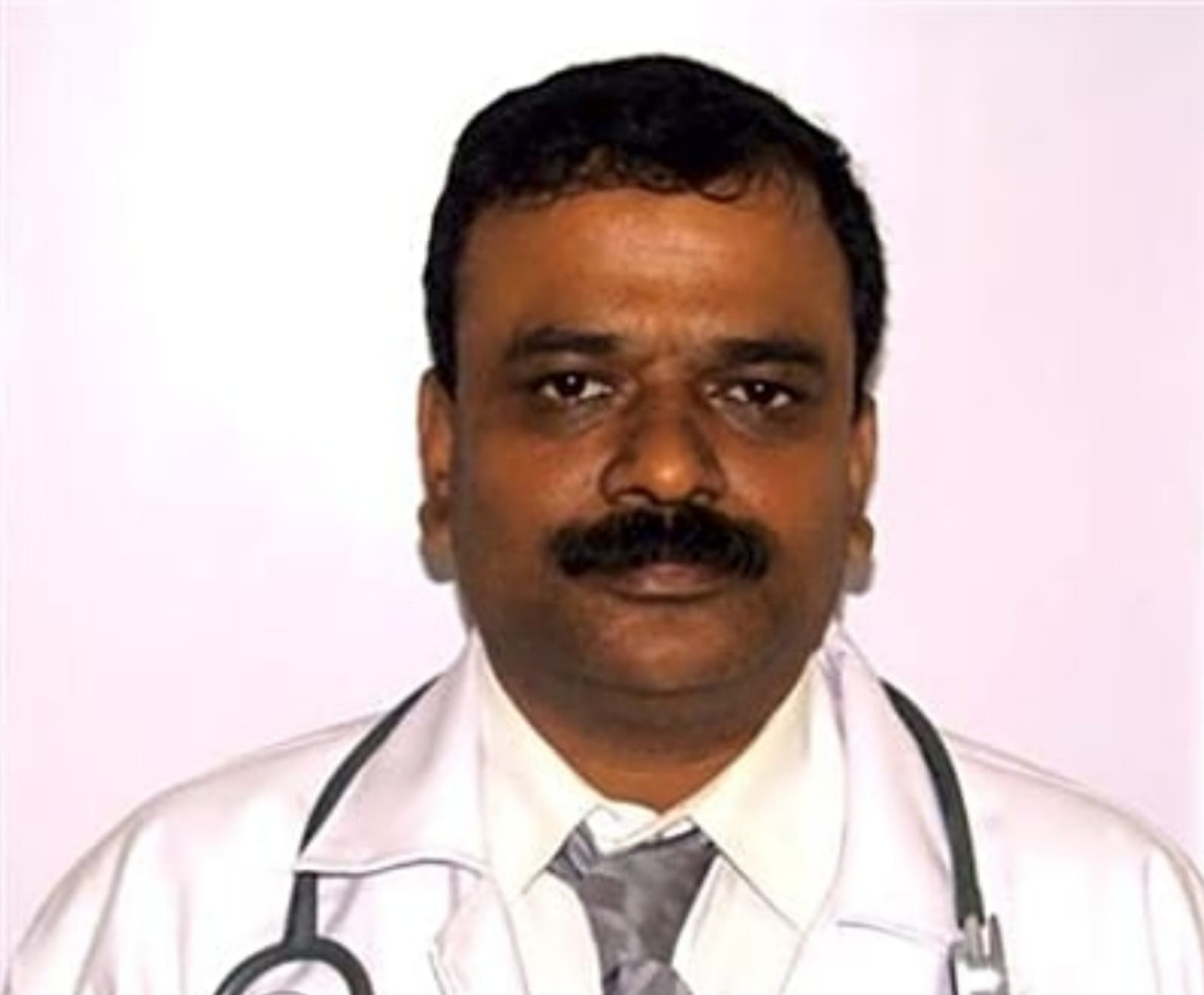 Dr. Abrar Ahmed - Spine Surgeon in Kolkata at Apollo Multispecialty Hospitals