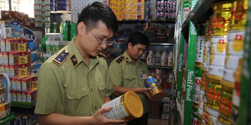 Quy định mới buôn bán hàng cấm bị phạt bao nhiêu năm tù?