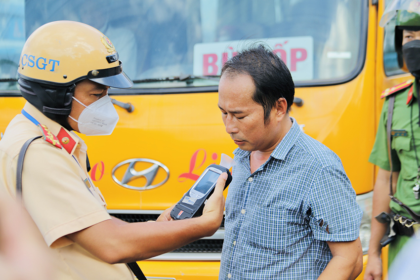 Vi phạm nồng độ cồn bao nhiêu bị tước bằng lái xe ô tô