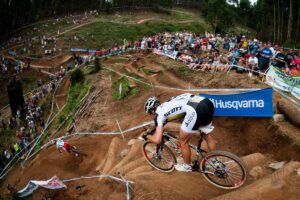 Serba Sepeda Nino Schurter Menggunakan Sepeda 275 saat menjuarai Kejuaraan Dunia 2012