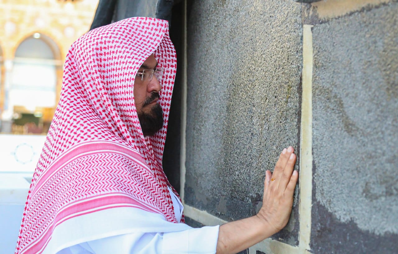 Holy mosques to reopen soon