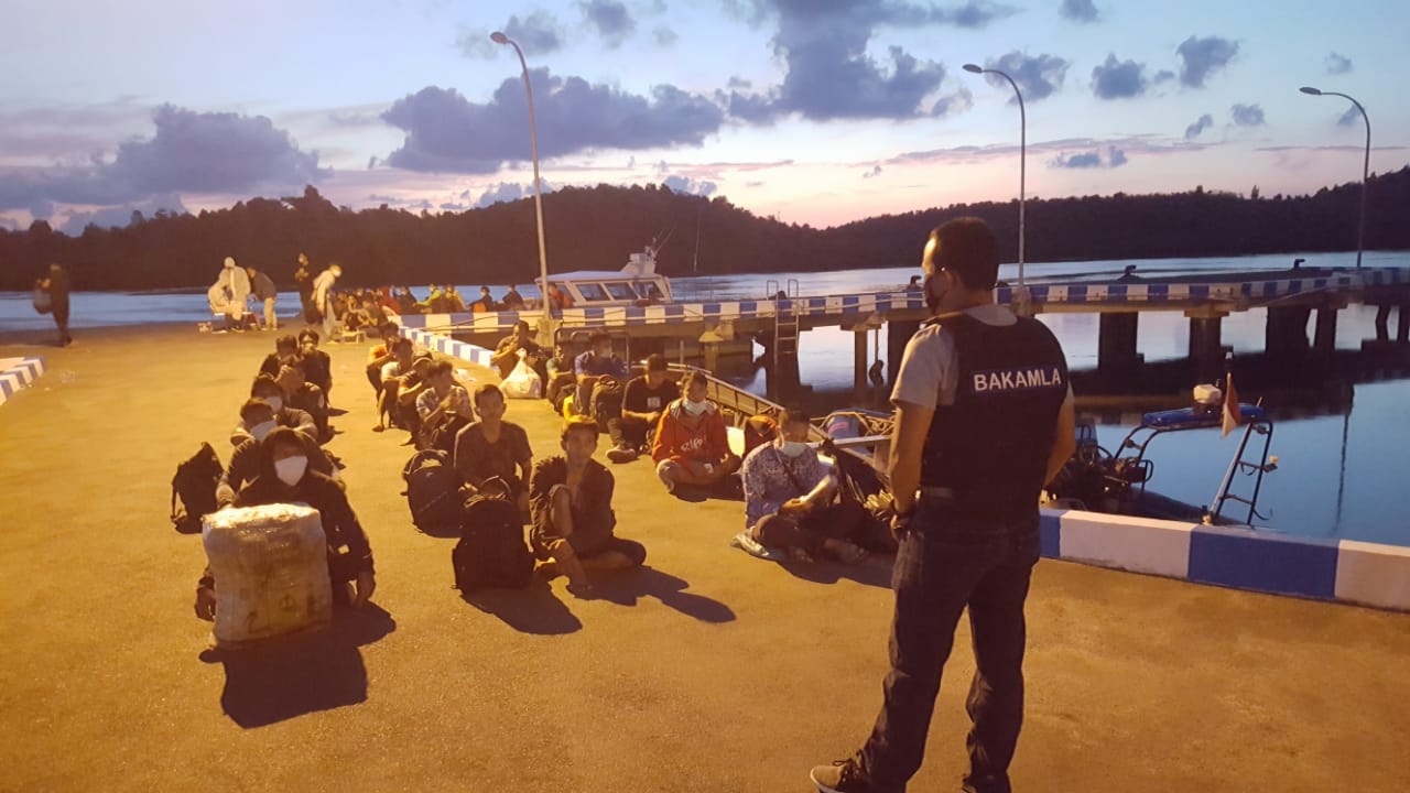 Migrant workers from Malaysia arrested for illegally entering Indonesia