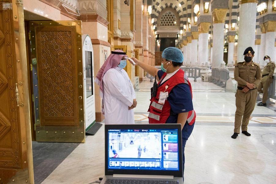 Prophet's Mosque reopened by 40 percent of capacity