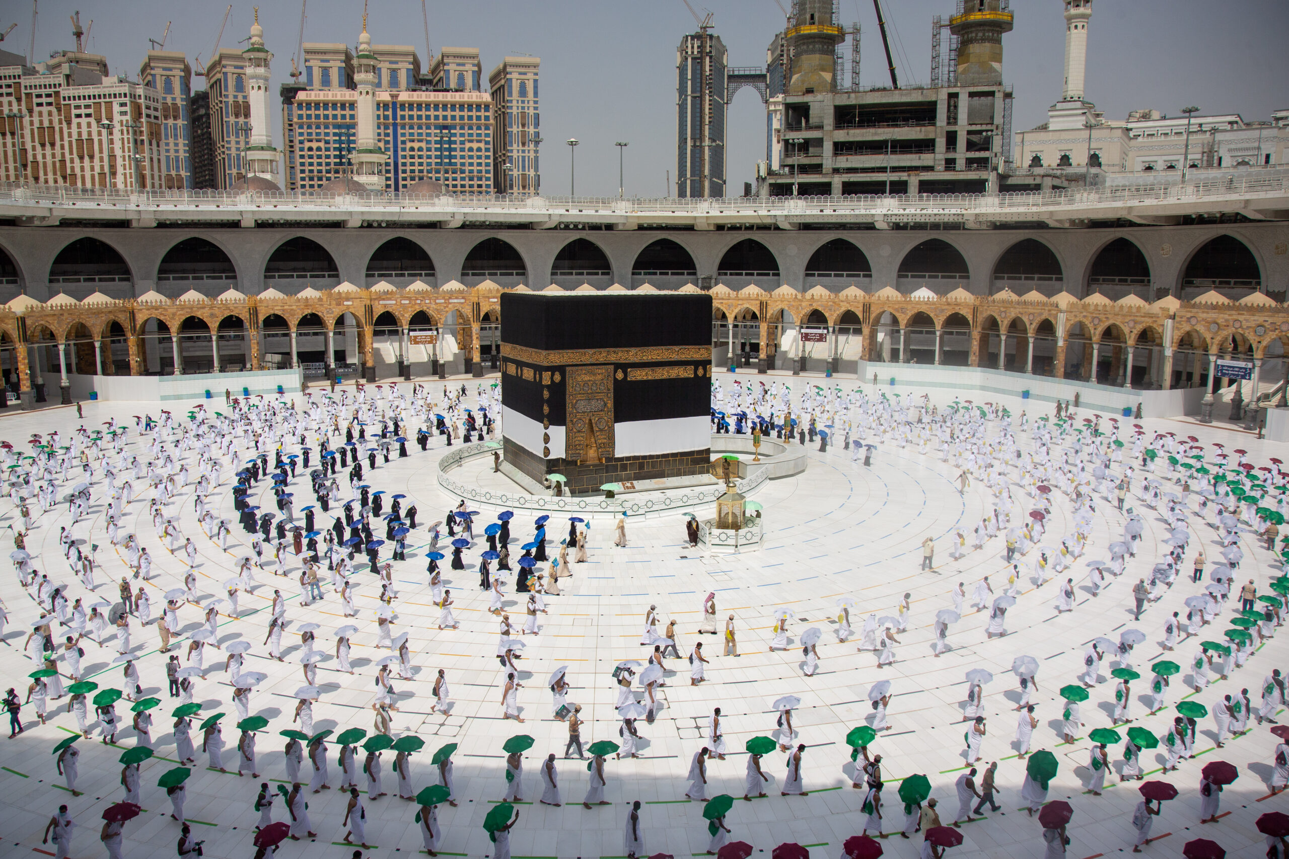 Haji1441 – Jamaah terapkan “social distancing” saat tawaf