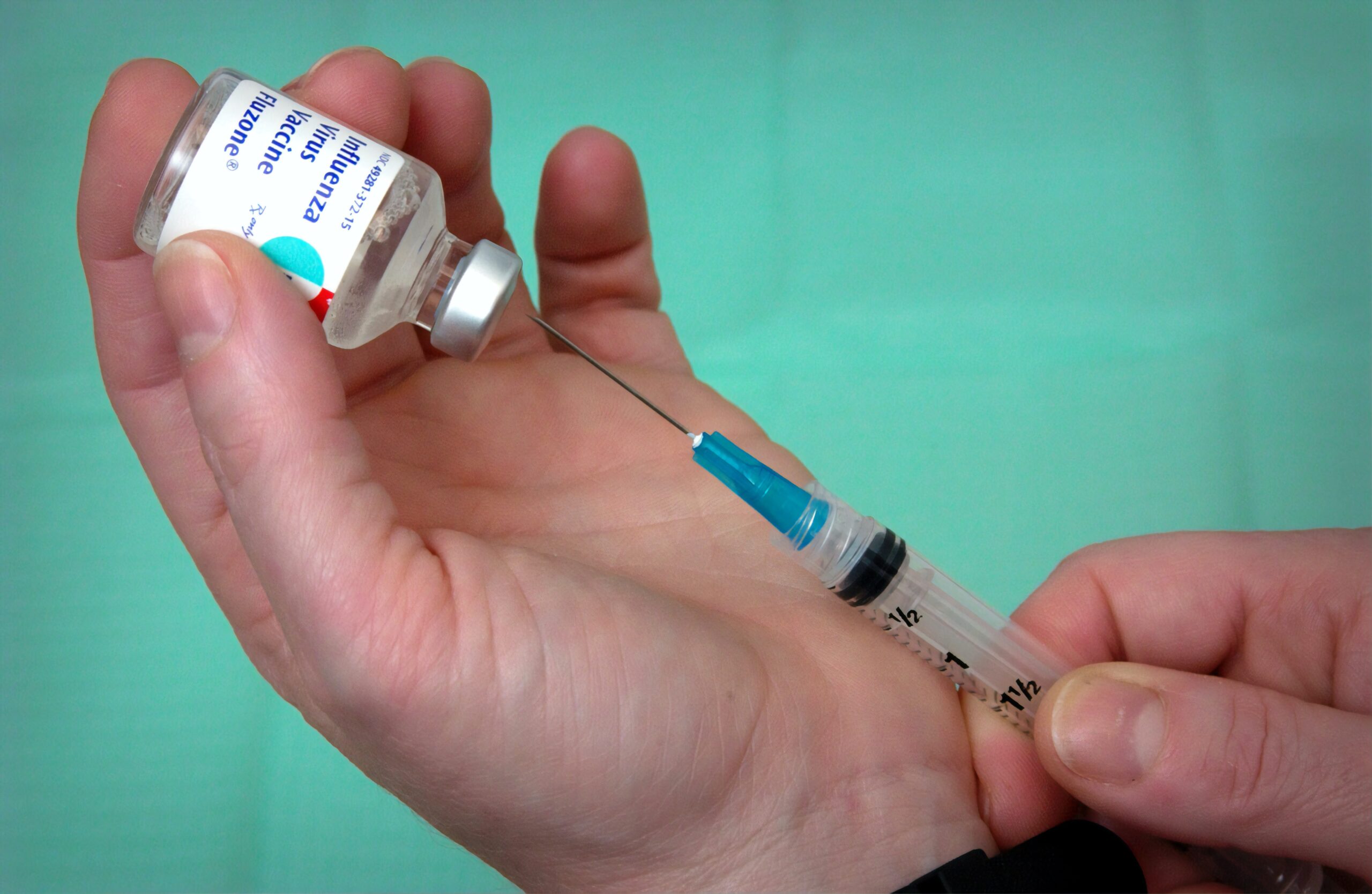 COVID-19 - Rusia selesaikan uji coba vaksin pertama di dunia