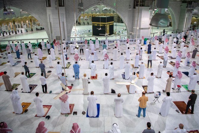 Masjidil Haram dibuka bagi 600.000 jamaah sholat, 250.000 jamaah umroh