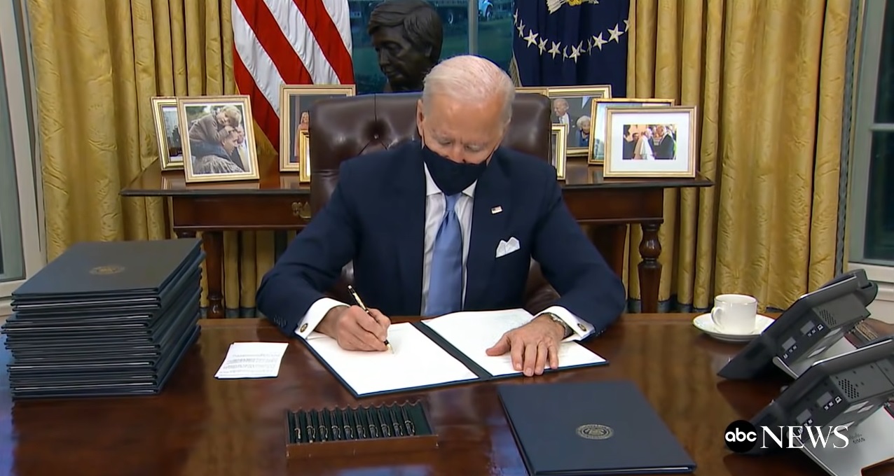 Presiden Biden hapus larangan perjalanan dari negara Muslim dan Afrika