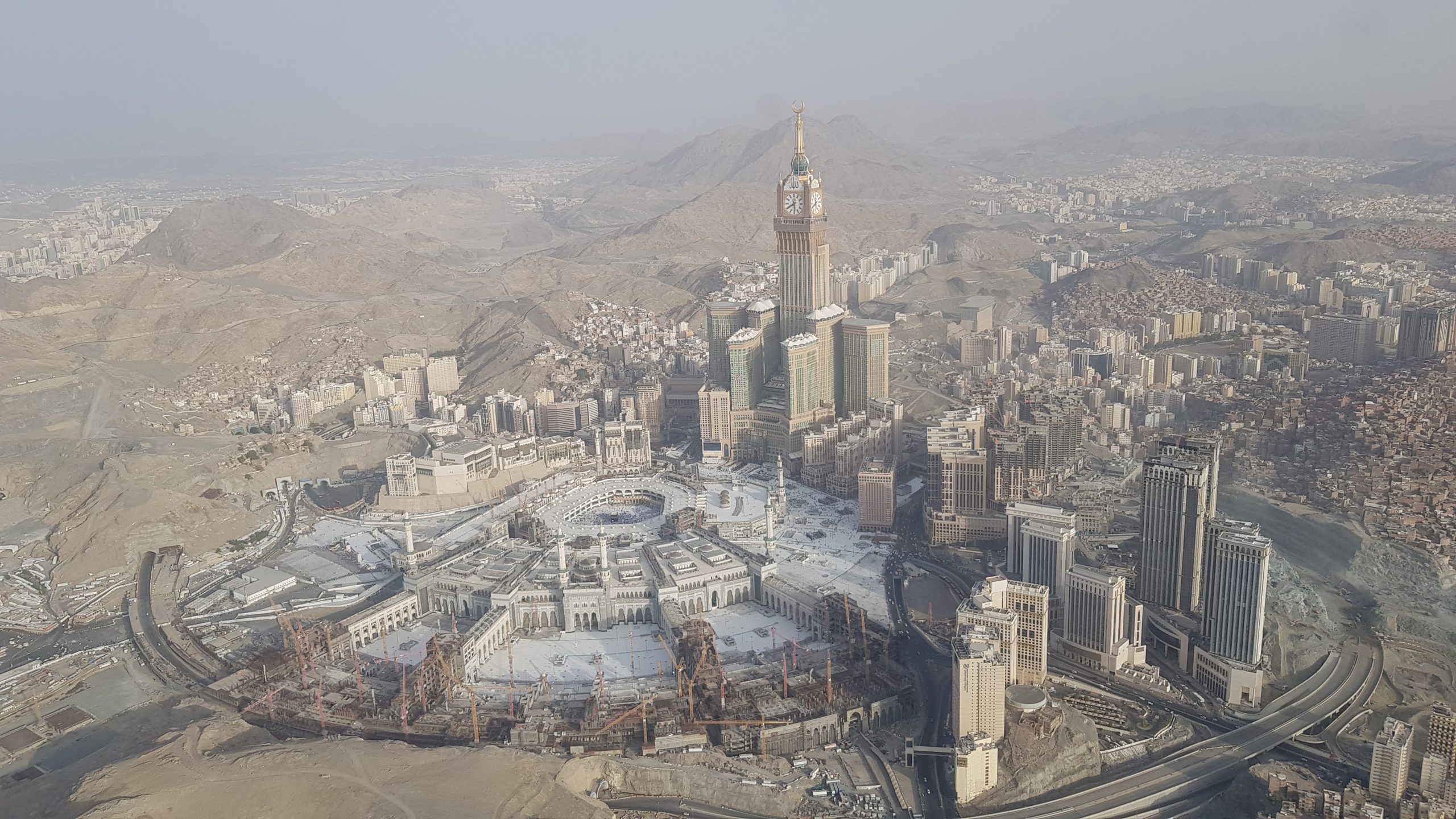 Presidency of two holy mosques to plant trees in Grand Mosque courtyards