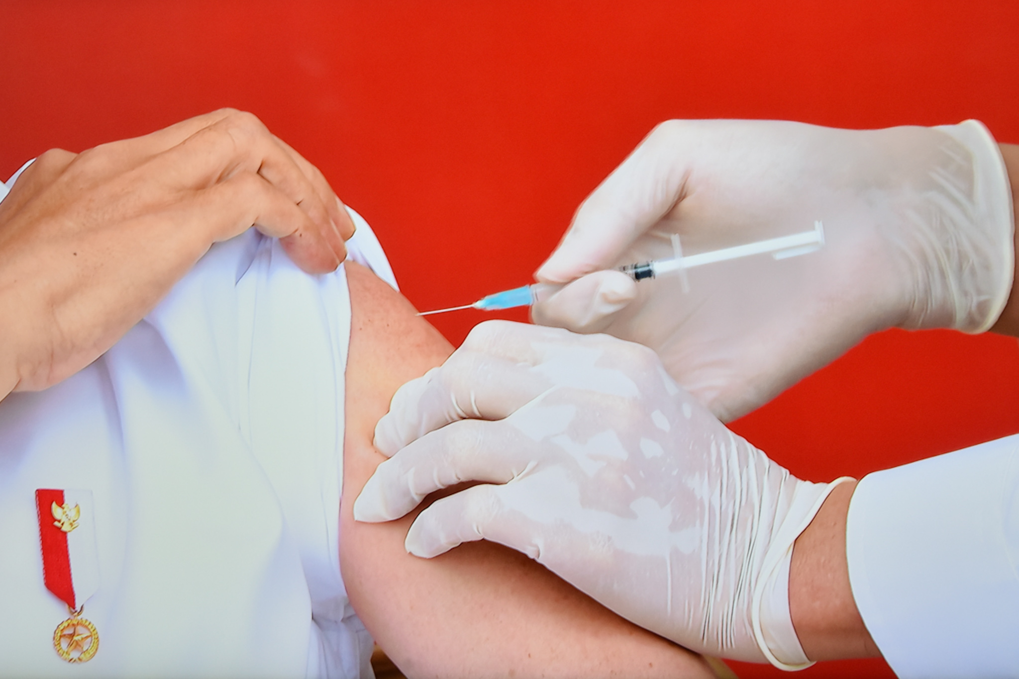 COVID-19 – Presiden Jokowi terima suntikan dosis pertama vaksin Sinovac