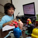 Indonesian 9-year-old boy fluently speaks English from early age autodidactically