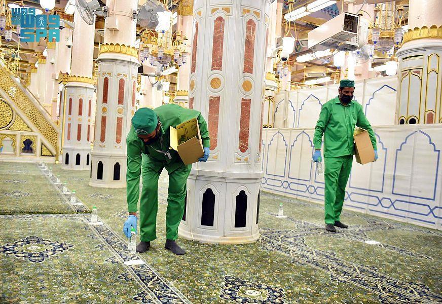 7 million of Zamzam water bottles distributed at Prophet's Mosque during pandemic