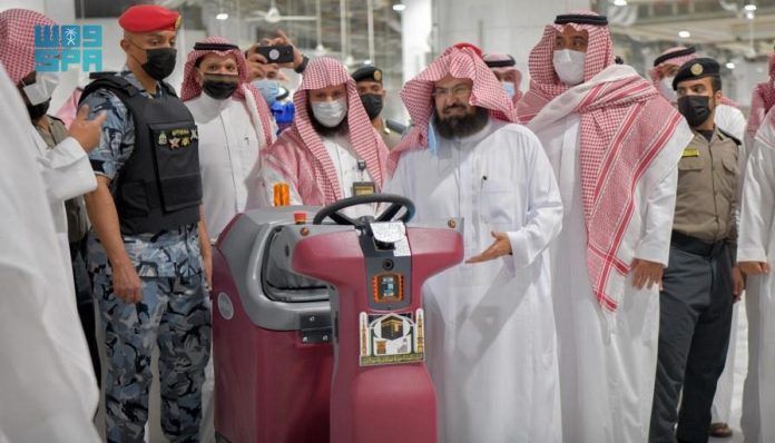 Smart robot sterilizes Grand Mosque covering 2,000 square meters per hour