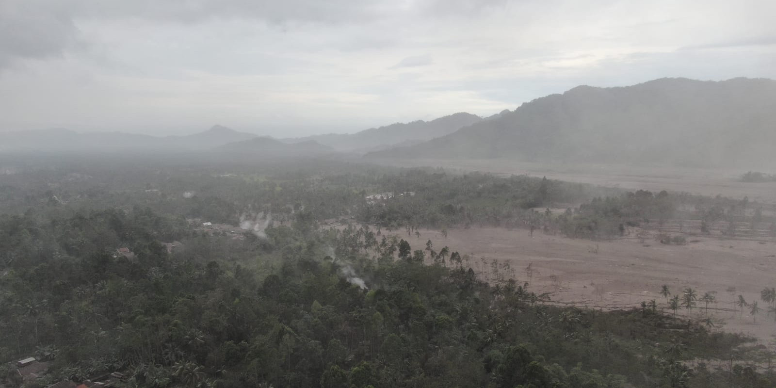 Korban erupsi Semeru bertambah jadi 34 orang, 17 hilang