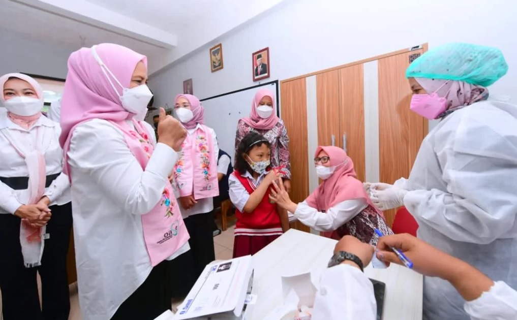 COVID-19 – Cakupan vaksinasi Indonesia penuhi target WHO