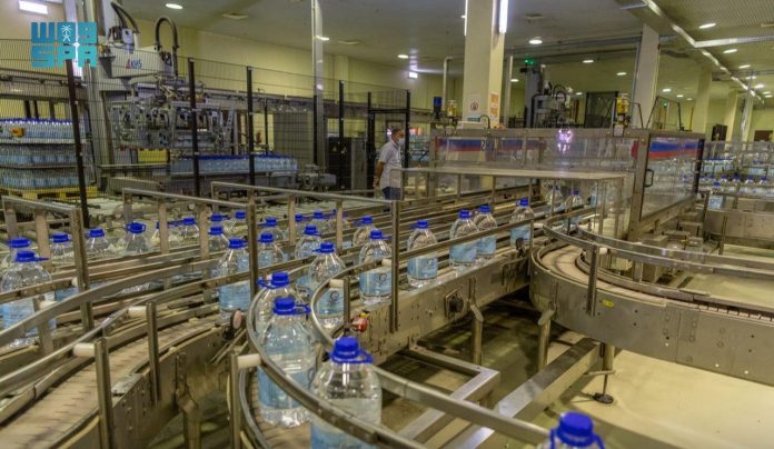 Saudi King Abdullah Project produces 200,000 Zamzam bottles per day