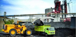 Indonesia’s benchmark coal price in May falls due to rising global production