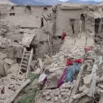pencarian korban gempa afghanistan
