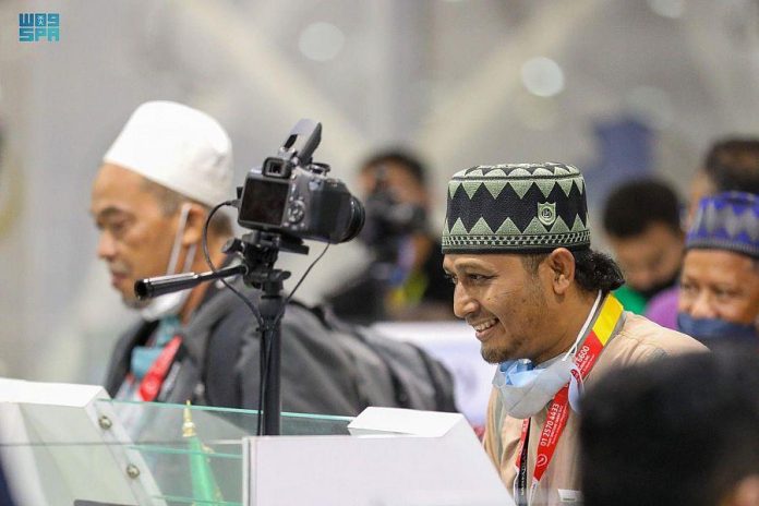Hajj1443 – Saudi passport team members can speak Indonesian