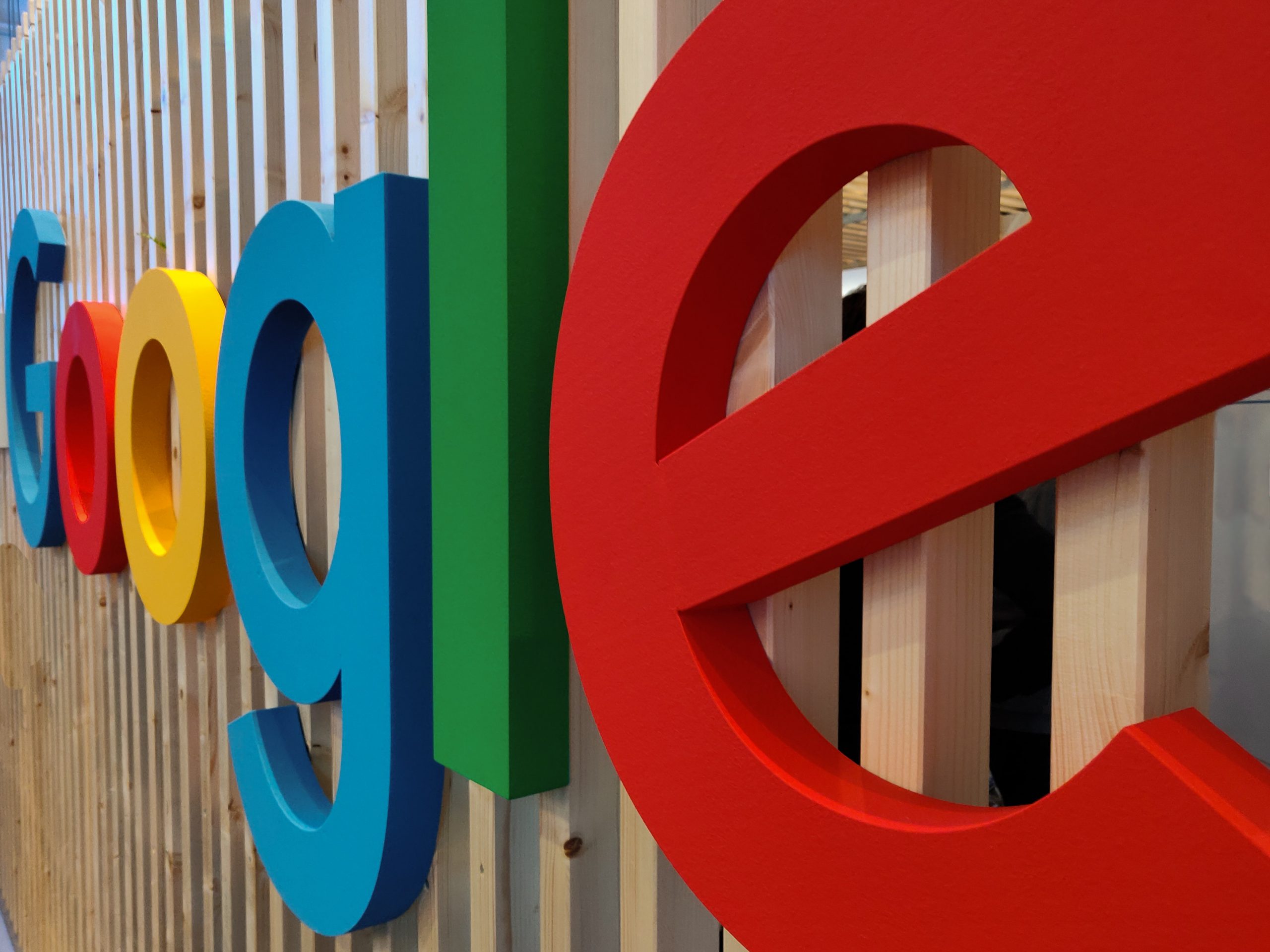 Rusia denda Google 3,9 miliar rupiah karena langgar aturan data