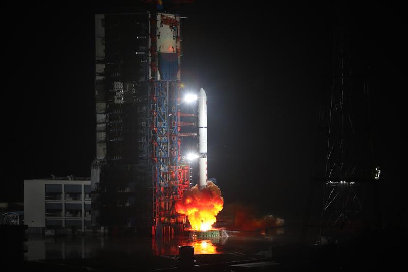 Peluncuran roket China