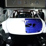 Musk jual saham Tesla