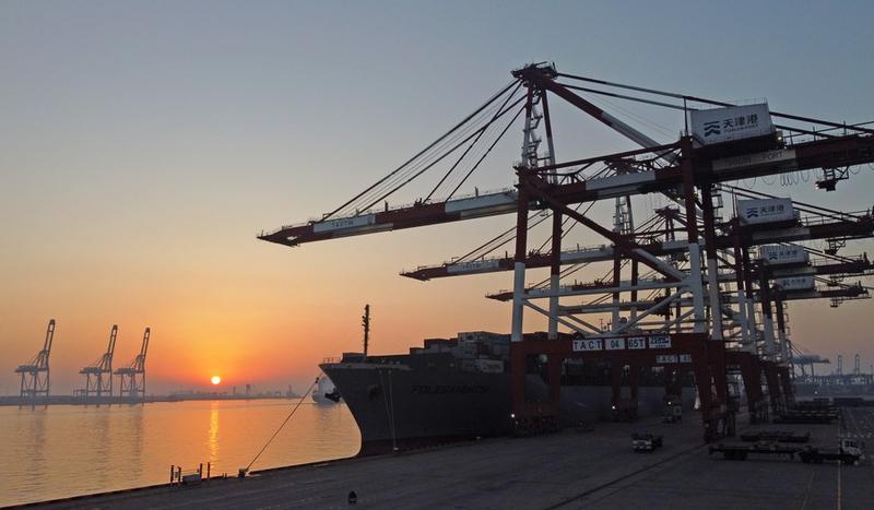 Pelabuhan Tianjin di China
