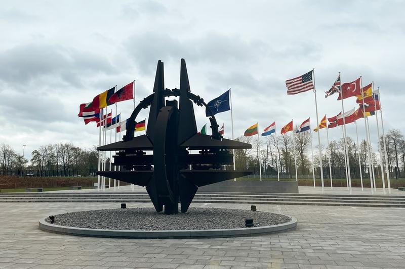 Ratifikasi permohonan keanggotaan NATO