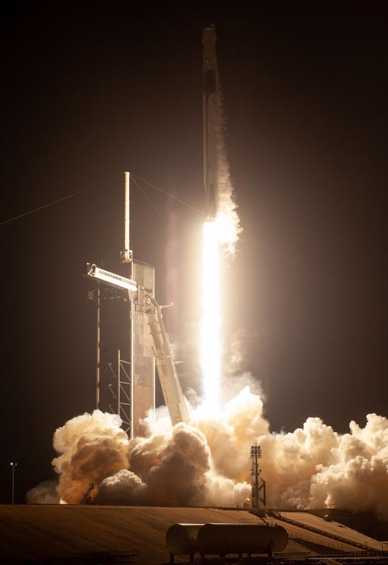 Roket SpaceX Falcon 9 