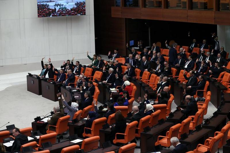 Parlemen Turkiye melakukan pemungutan