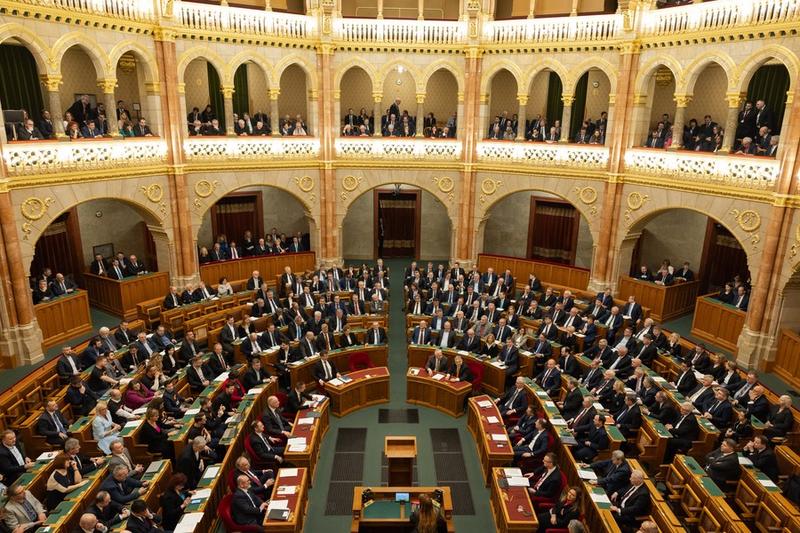 Parlemen Hongaria menyetujui permohonan