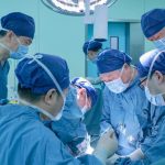 Operasi transplantasi ginjal babi
