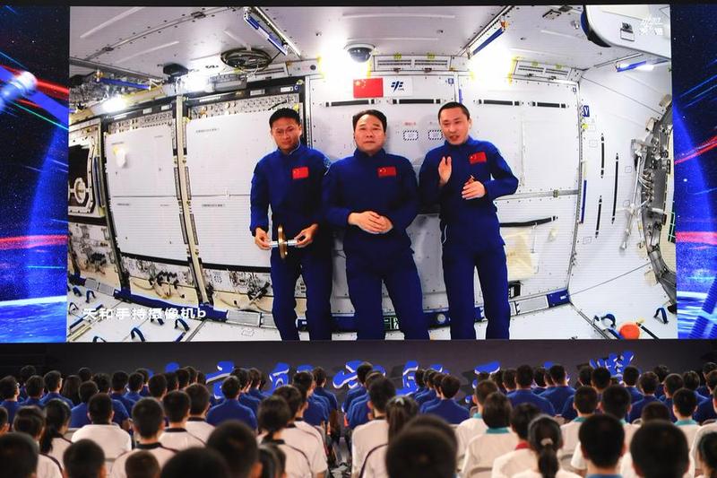Wahana antariksa Shenzhou-16