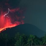 Gunung api di Indonesia