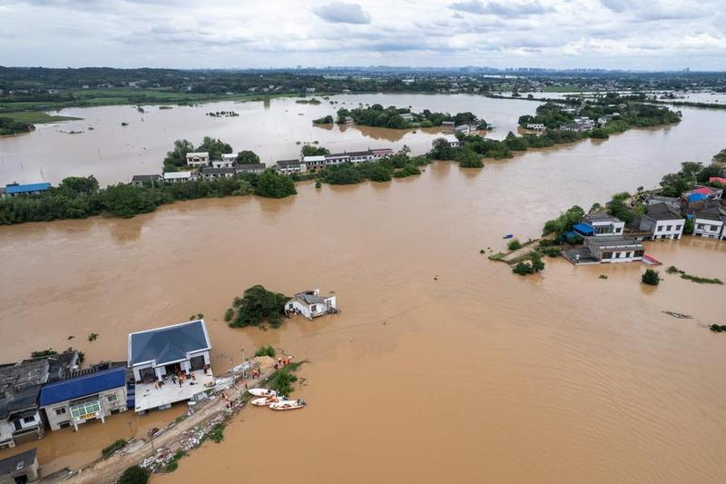 Insiden tanggul jebol terjadi