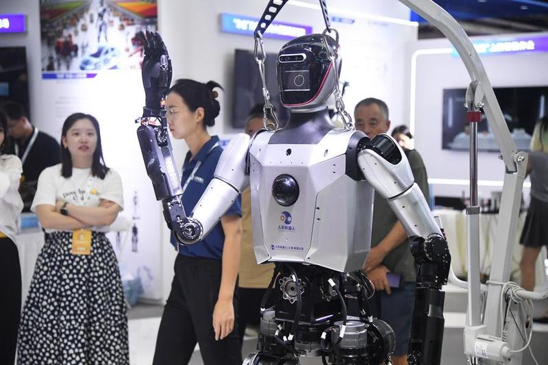 Produksi robot industri China