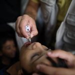 Putaran pertama vaksinasi polio